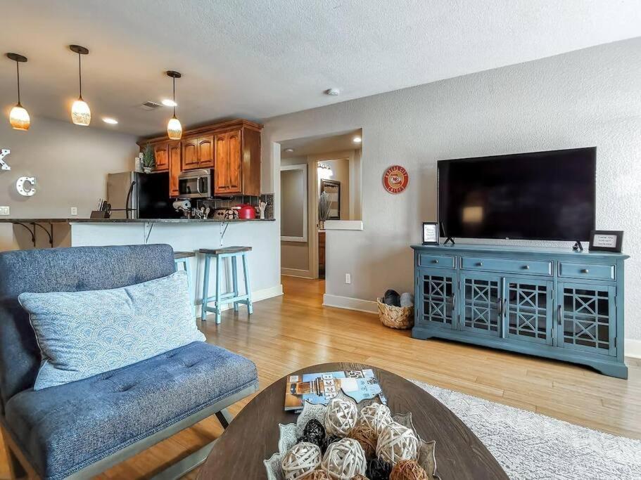 Amazing Locale 2Kingbr 1Bth Kansas City Exterior foto