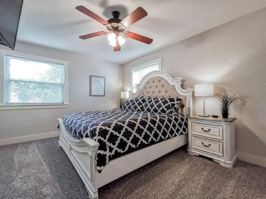 Amazing Locale 2Kingbr 1Bth Kansas City Exterior foto